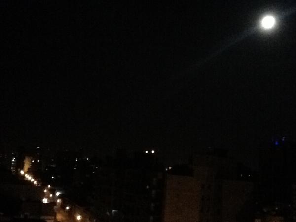 xonico's tweet photo. Hermosa y recomendable luna en #tucuman http://t.co/Xc2HHPKx