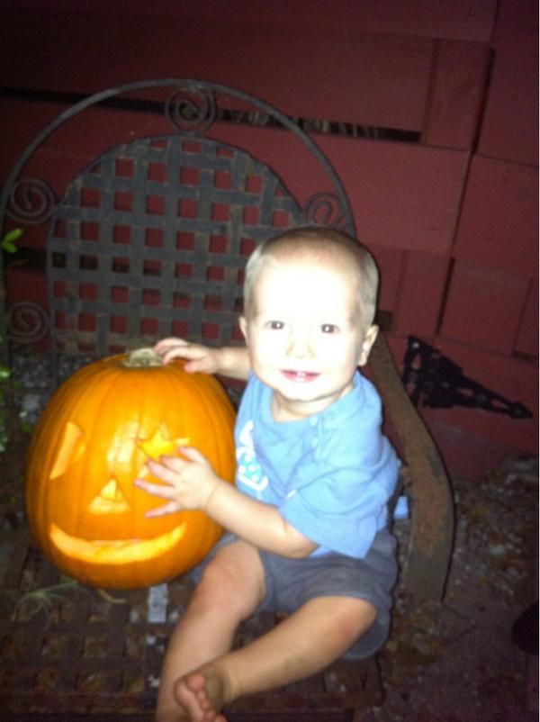 Soloman1331's tweet photo. Happy Halloween! http://t.co/eHPHImeH