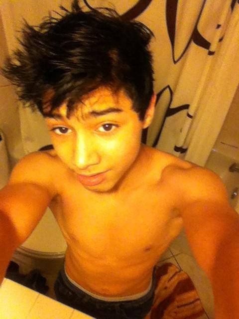 Jacob_RiStick's tweet photo. @_VannahCakez_ bored messing around lmaoooo http://t.co/Kz7D6jrs