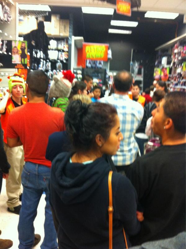 ShoopM's tweet image. PARTY CITY&amp;gt;#CROWDED