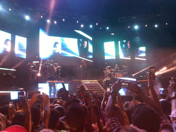 Negra_Encalada's tweet photo. Excelente concierto en Guayaquil-Ecuador @Pitbull @TEAMProdECU http://t.co/wftQBugu