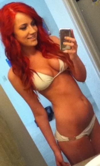 BinderFoW's tweet photo. #sexy #girl #redhead #bikini #mirrorpic http://t.co/qKla9Tb9