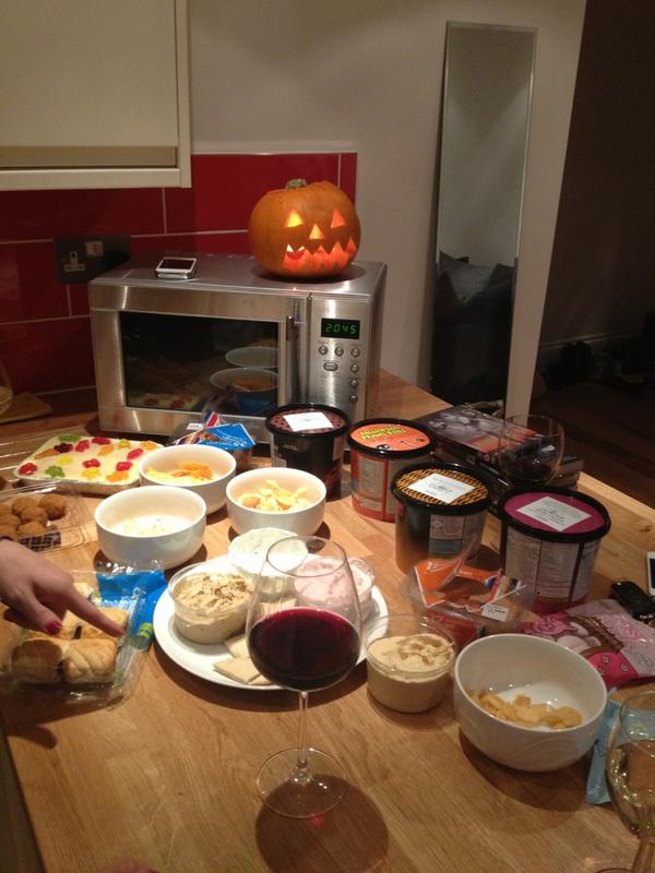 realstaceyriley's tweet image. Girls night in!! @princesscharb @danielle_pinder @sherrie_holt @Rachel85Heley @Astria_P x #wine #pickybits #scaryfilm