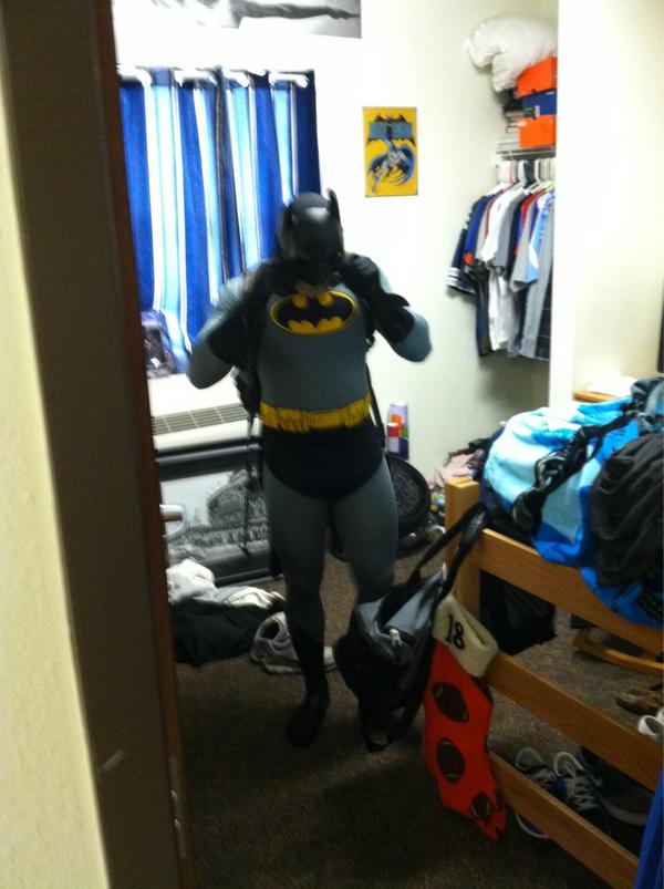 D_R_P6's tweet photo. What a badass. The hero we deserve @LIL_Peter5 http://t.co/2cj8KvKb