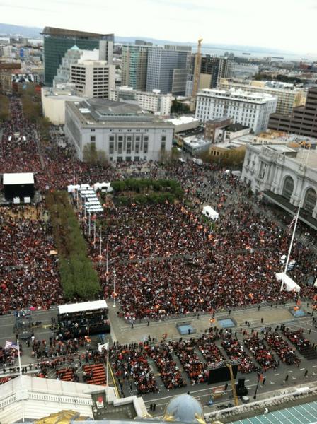 deanoaktown's tweet photo. Go giants what a view http://t.co/WrVQf8V1