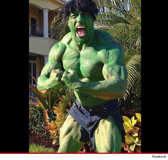 R_Petrella's tweet photo. "@TMZ: The Rock Wins Halloween http://t.co/TTcmAnjI http://t.co/oOrtlges"@mikael_bov