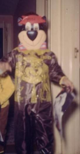 itsathan's tweet image. I look so hot in that bet costume... Grrr!!