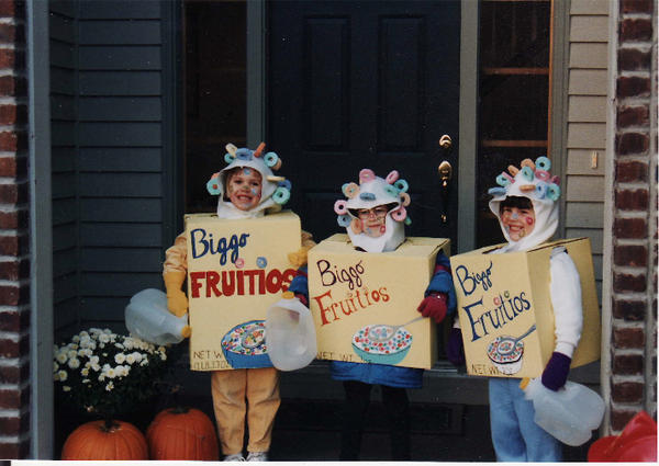 Missrachelengel's tweet image. @k_frayyy @Laura2smith #halloween #throwback #pullingthrough