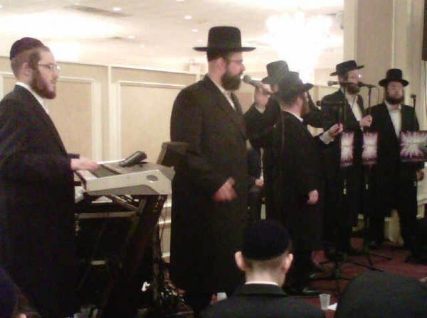 What an amazing wedding with <a href="/Ywerdyger/">Yisroel Werdyger</a> and @ZemirosChoir