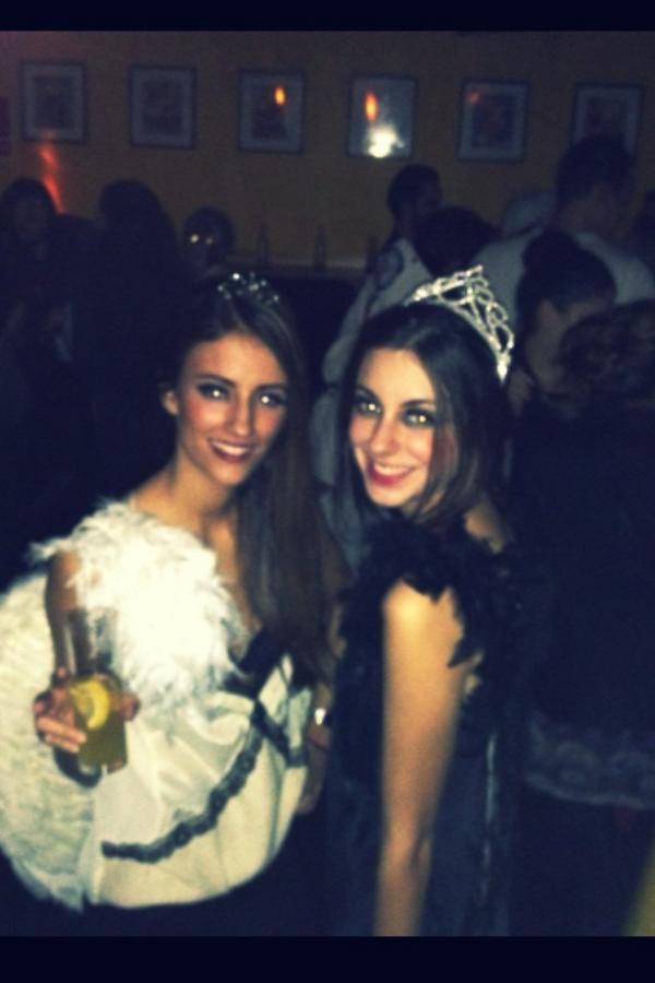 IsabelLRguez's tweet photo. Happy Halloween @margacuadra http://t.co/rmNuVGWr