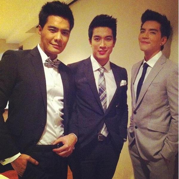 Gunangfa's tweet image. http://t.co/QZUol26tQ6สามคนหล่อ