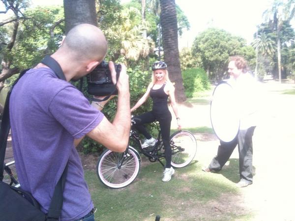 Jimecyru's tweet photo. Produ prensa #hallowheels El 24 de noviembre se viene algo moooy divertidoo! http://t.co/e3Njd2R6 http://t.co/efwJ3CPt