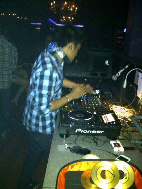 Let's roooolllll..!!! <a href="/AnharnurFauzi/">Anhar Nur fauzi</a>.