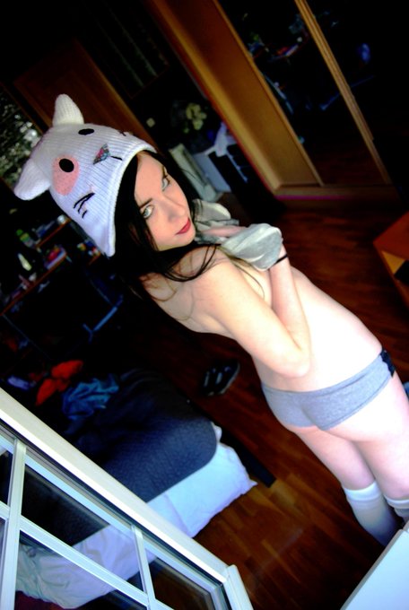 kitty kitty kitty!! #preview http://t.co/YmPgWgK<a href="/tag/preview"class="tags">#preview</a>