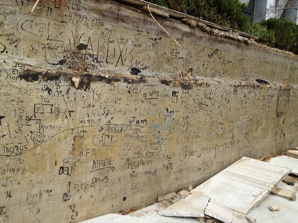 tamaragitt's tweet image. nyc graffiti from 70s and 80s unearthed after #sandy wiped away parts of wall on South St #sandyaftermath