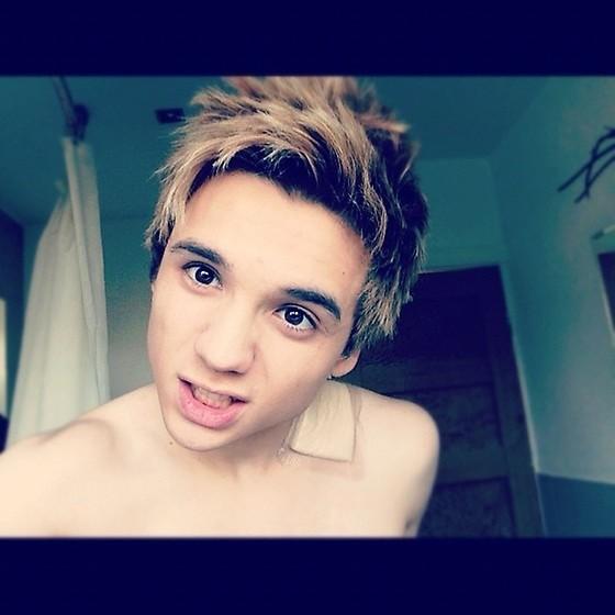 iFoxer's tweet image. Marry me?