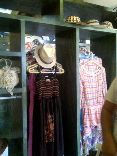 FasesMzt's tweet photo. Nuevos diseños, nuevo concepto de imagen  es lo que ahora encontrarás en tienda #BoraBora hoy pasarela 6:OO No faltes! http://t.co/JpvDbovo