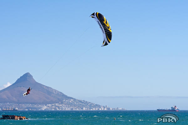 FlysurferCanada's tweet photo. Flysurfer #Kiteboarding #Kitesurfing #Snowkiting Speed4 Speed 4 SP4 8m 10m NEW Picts http://t.co/E5ow2gtI http://t.co/CwThOVWf