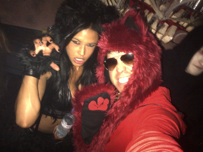 I found another kitty on Halloween! :D http://t.co/BIYMLf0x