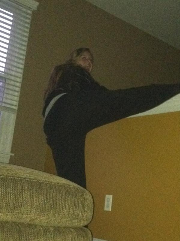 a_m0rill0's tweet image. she's gonna jump #lostpower #AGAIN