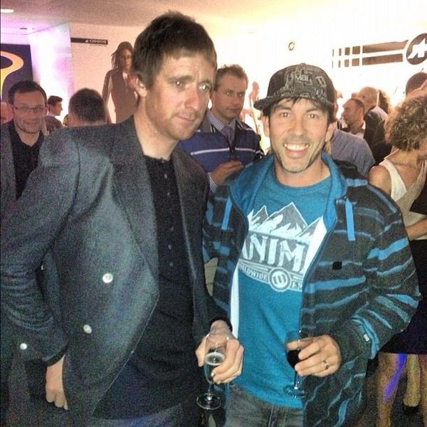 phscuzzer's tweet image. @martinbigdogs @BigDogsVelo @chrishbomber @PeterBowen66 spot the celeb mingling  in the background #whereswally
