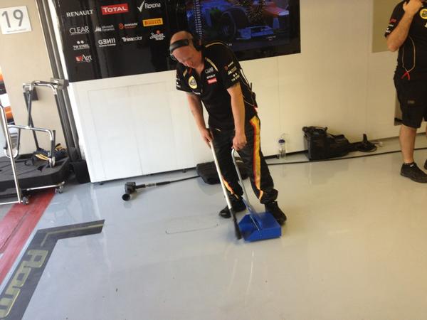 Renault F1 Team On Twitter For All Garage Floor Cleaning Fans