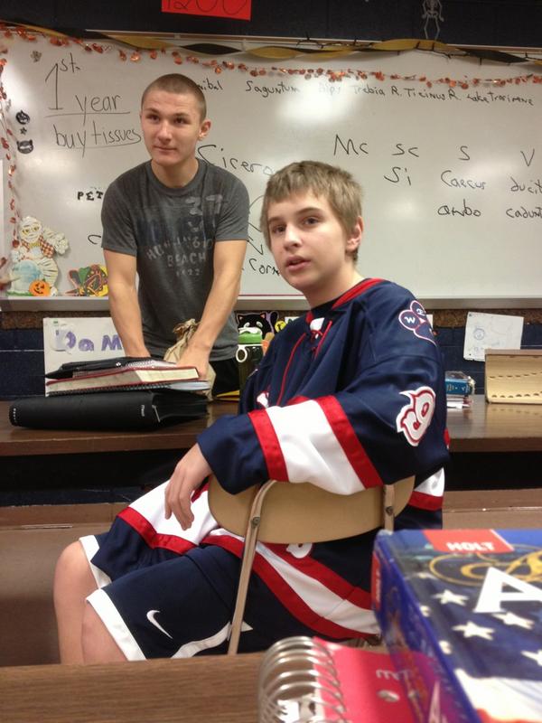 MikeCip11's tweet image. Isn't that shirt a little big Graham? #NotPopular