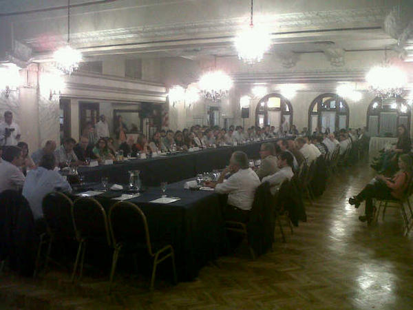 proargentina's tweet photo. Más de 100 dirigentes del interior de la provincia de Buenos Aires reunidos y trabajando por un país mejor #PROFederal. http://t.co/HwfCrvu8