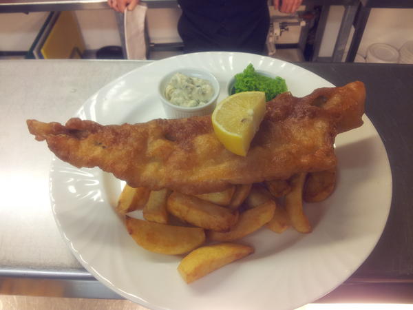 Jackamo88's tweet photo. Fish And Chip's for a fiver! #fiverfriday http://t.co/0tENvklG
