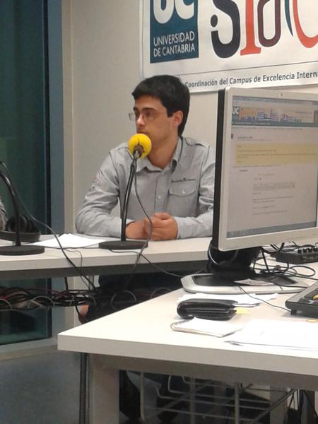 radioside's tweet photo. hablamos con @DavidRSantayana http://t.co/ekRE1i3K