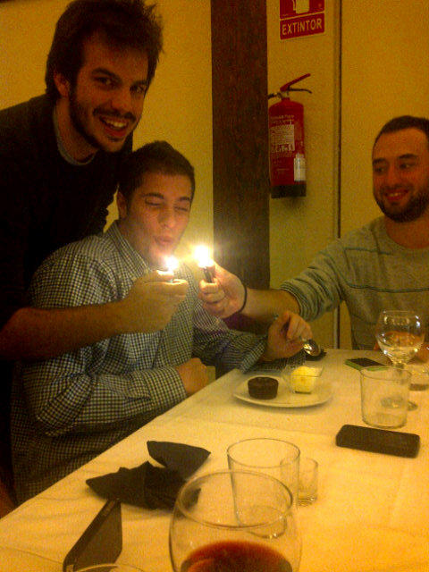 carlesnogues's tweet photo. @dgaets7 @mmxavi @maximoles. Felicitats! http://t.co/L1TCOzos
