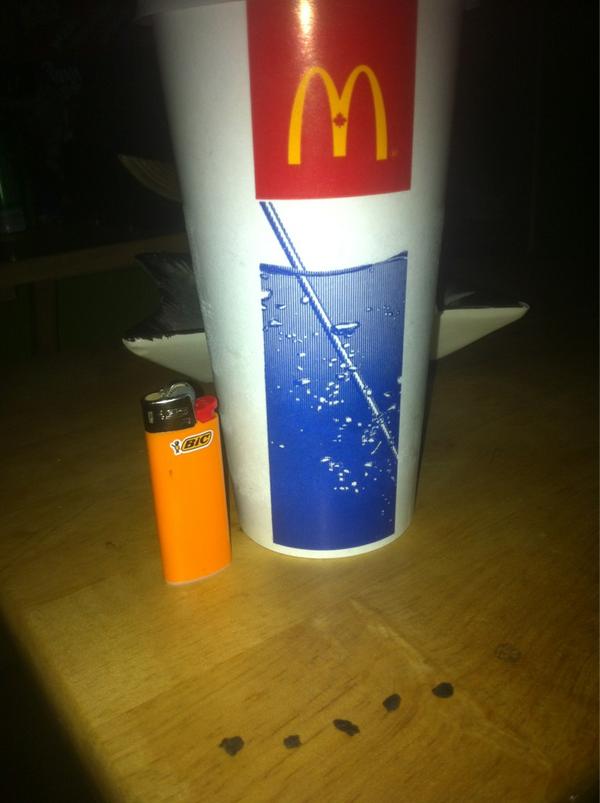 NewGenerationHi's tweet image. Friday night with the girlfriend! 😙💨

Cheers to you bro ✌ @sebbeaudette !