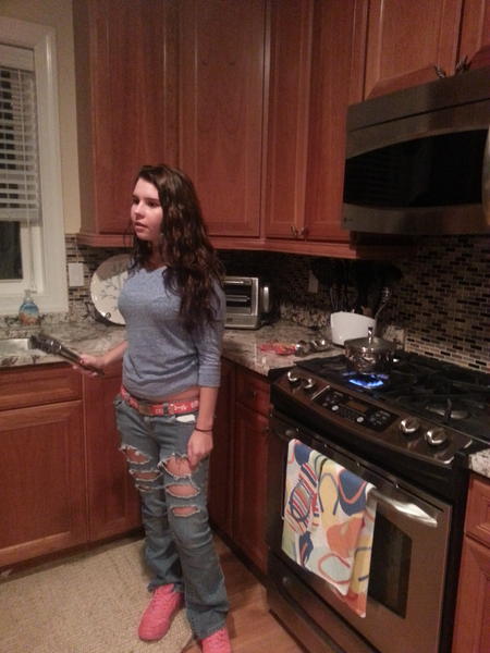 notRayD's tweet photo. The slave cook is cooking. She knows her place #ramennoodles http://t.co/NpEoHtkT
