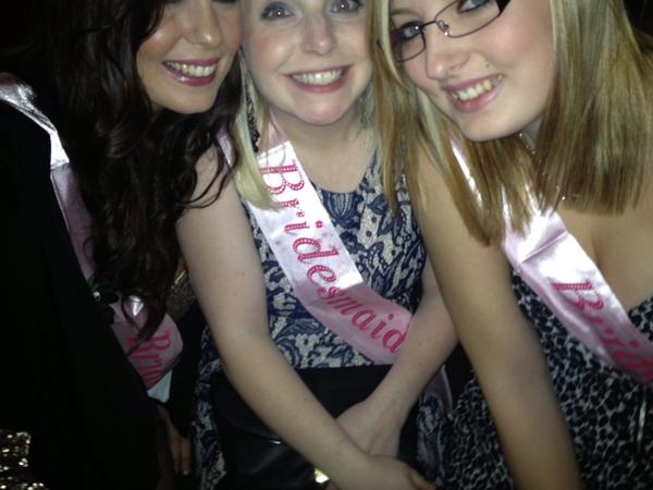 sammylouise87's tweet image. Someone was drunk #halfheads