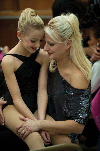 DanceMomsNavy's tweet photo. ❤ http://t.co/lsIZj3R2