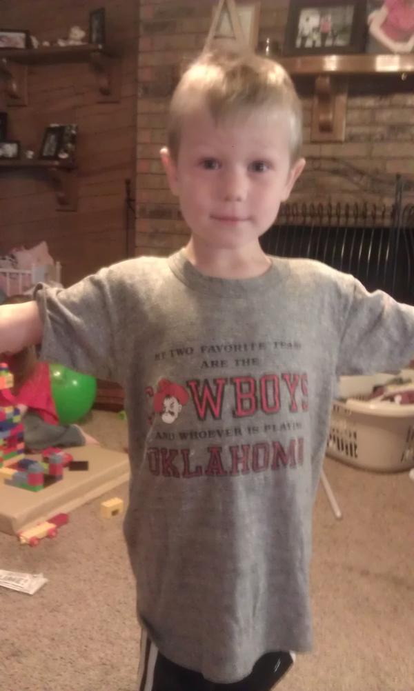 tobylee75's tweet image. Wearing the shirt I wore all the time when I was little. #raisedright #okstate #gopokes