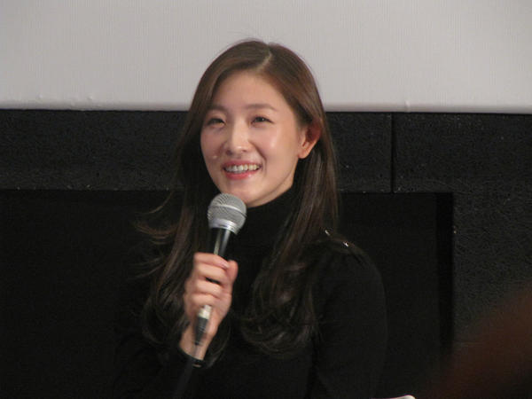 happybunny73's tweet image. 홍대상상마당에서 만난 김주원발레리나 @balletkjw 영화'퍼스트포지션' 씨네마토크였는데 두번째 봐도 또다시 영화속 아이들의 열정에 감동 그리고 영화 후 김주원발레리나님과의 대화도 즐거웠어요^^ 무대에서 뵈어요