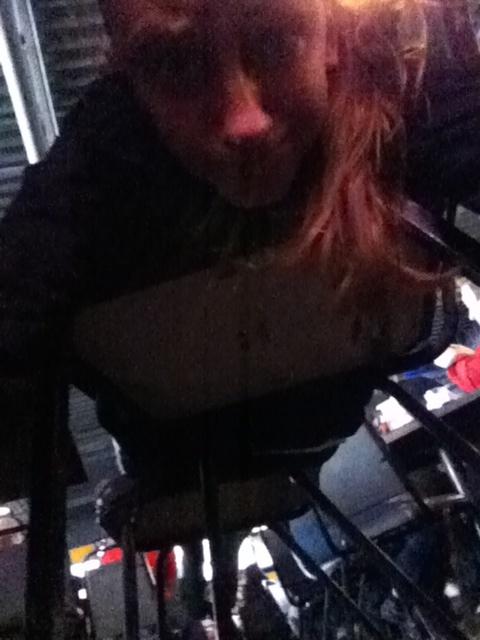 GabbyDiamondd's tweet image. Laying accross 2 chairs..is surprising comfortable #brewskys #lincoln #betweengames