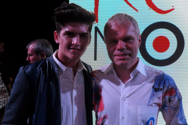 tonxavier's tweet photo. Nosso model  Gabriel Perin e o presidente da Kee Mod Friedrich Kisters http://t.co/yv8AlA7J
