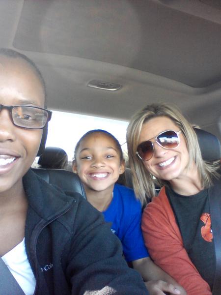 iHoops_23's tweet image. guess who im w/..... #alisha &amp;amp; #addision