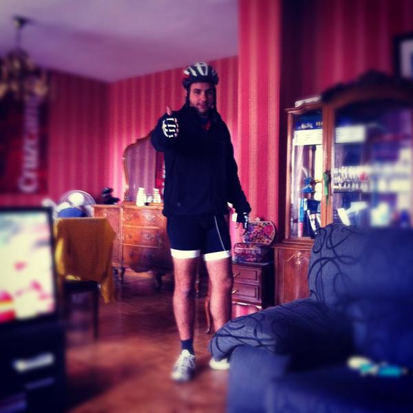 aollero1's tweet photo. Preparación para el tour 2013 @crla7 http://t.co/PfX0KnyX