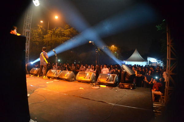 Suasana ROCKIDZ STAR di @uibancomp yang terkagum-kagum dengan penampilan ROCKIDZ BAND