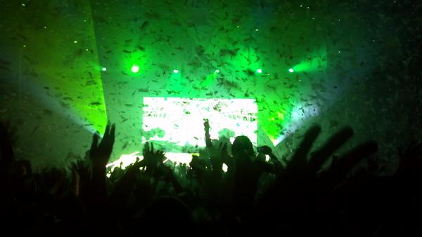 Wannnnay's tweet image. The best two and a half hour set of edm ive ever ever been to. @djafrojack amazing