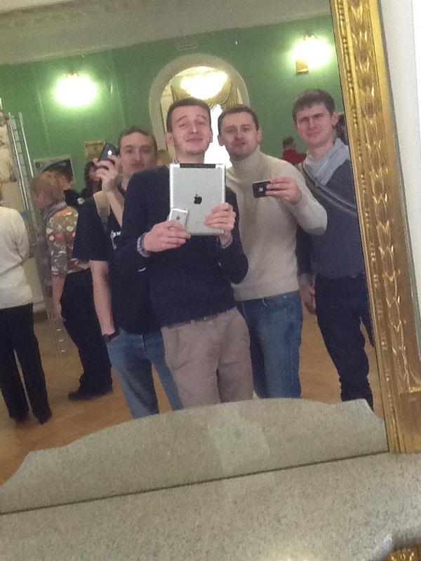s_happy_to's tweet photo. #fotoevolution развлекаемся как можем))) http://t.co/r5i2UOMq