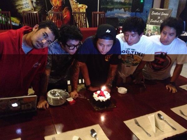 RT"<a href="/PWGofficial/">Pee Wee Gaskins</a>: Happy Birthday <a href="/DorksOfficial/">Dorks Indonesia</a> :) "