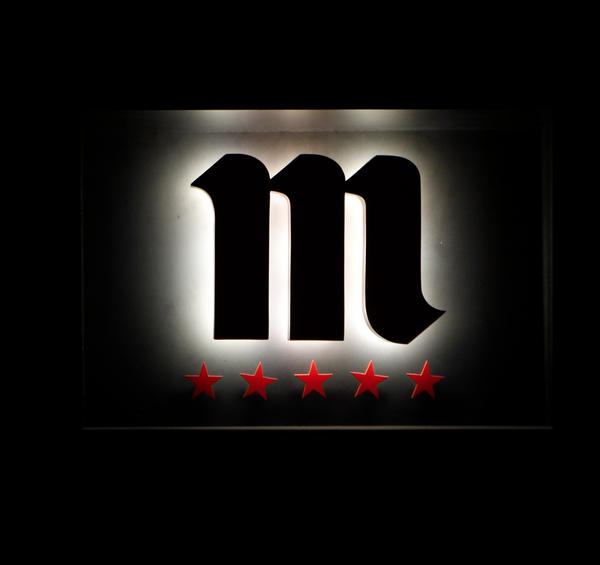 mahou_es's tweet photo. Cuando lo veas todo oscuro, acuérdate de que siempre hay algo o alguien que lo arregla todo. http://t.co/LpYdjHL8