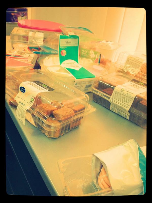 _NannyState's tweet photo. Enjoying a little buffet action in the office today... #fridaybuffet #fatfridays #getinvolved http://t.co/QMpnmtpg