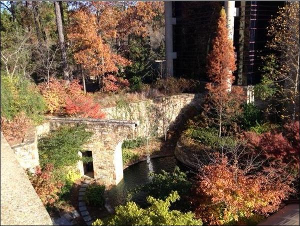 lwlang's tweet photo. At Time Inc. Birmingham campus.  Beautiful time of year. http://t.co/Xvuq6qAz