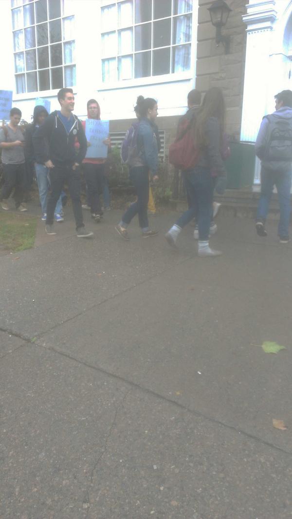StFXAUT's tweet photo. The turnout of students was very encouraging! Thanks! @xaverianweekly: Chanting for free speech http://t.co/mgy3zYgH #StFXAUT #NSPOLI