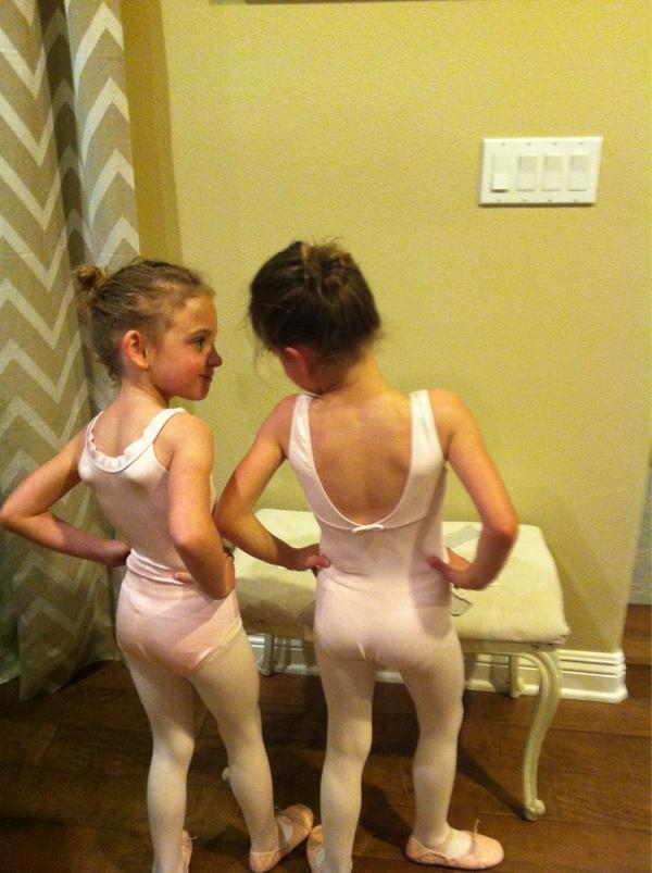 GottliebShow's tweet photo. #Whileimatwork started out cute.... http://t.co/OXuMmXRZ